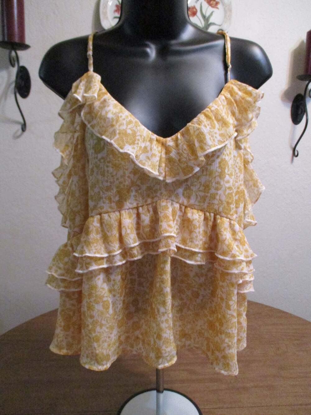 OLD NAVY SHEER YELLOW FLORAL SPEGHETTI STRAP CAMI XXL